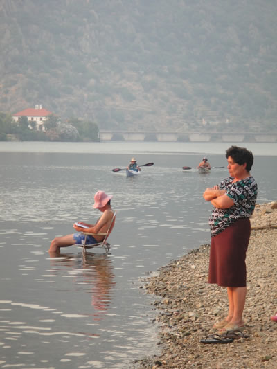 Mi escena preferida, una familia disfrutando del atardecer en el Douro