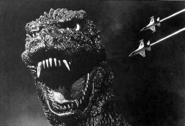 JAPÓN BAJO EL TERROR DEL MONSTRUO JAPÓN BAJO EL TERROR DEL MONSTRUO