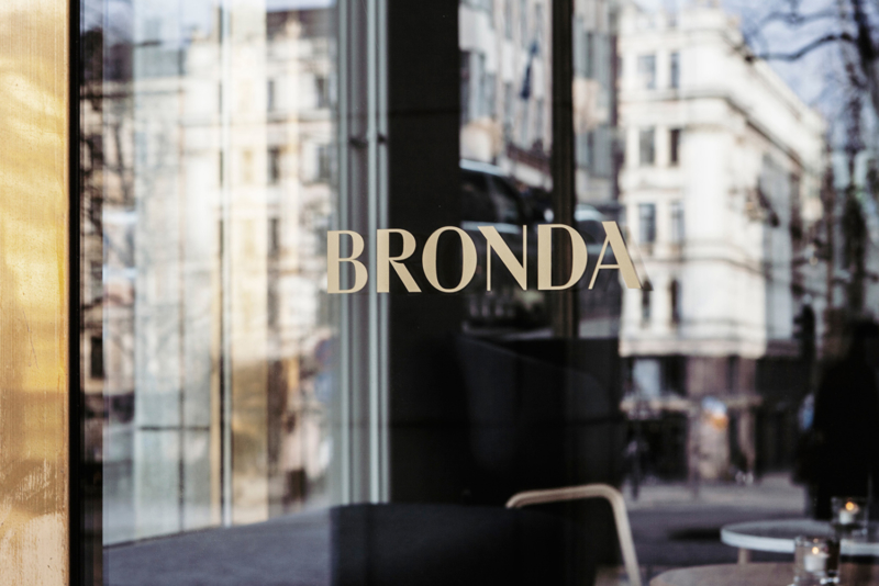 Agencyleroy Bronda 041