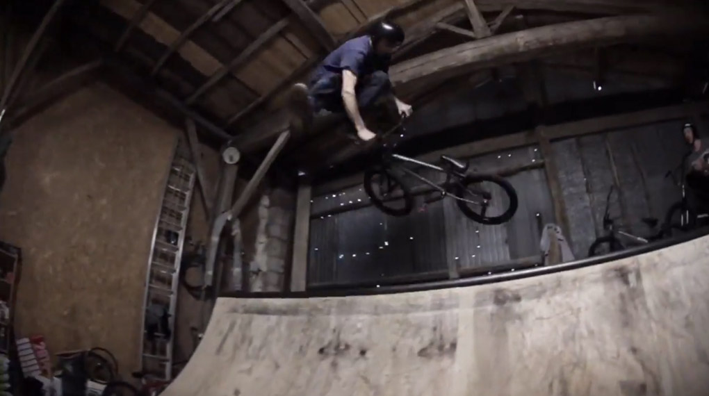 Jerome Gauthier zerlegt seine Scheune freedombmx