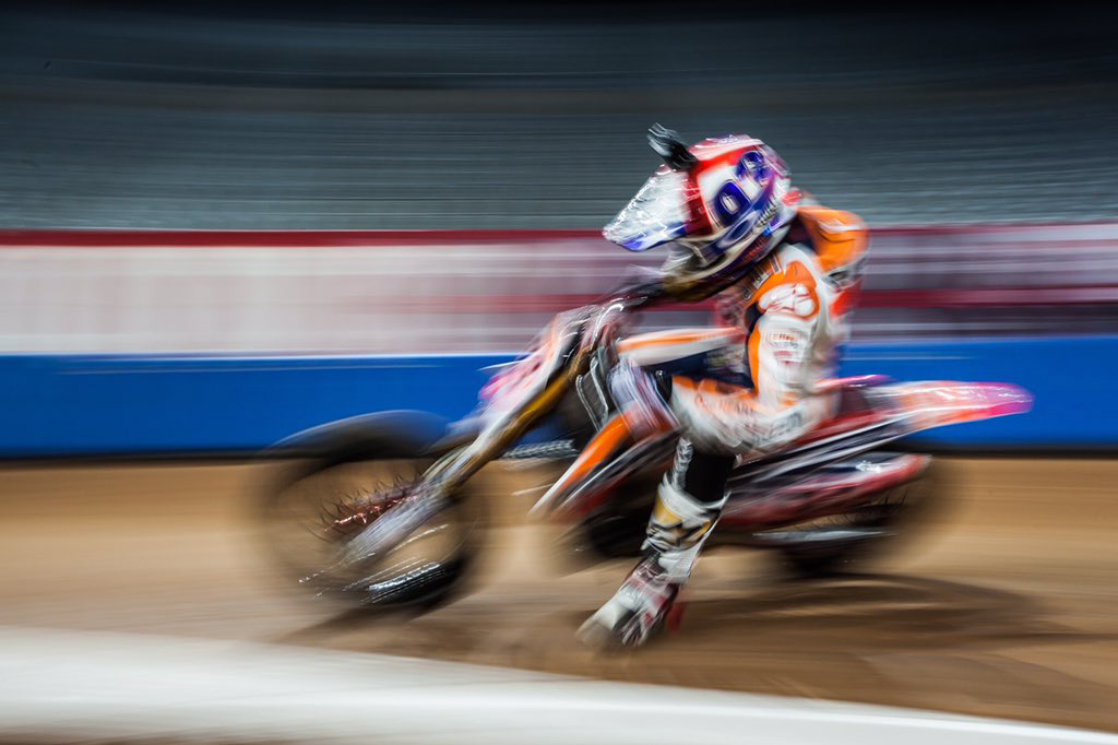 Marc Márquez haciendo dirt track