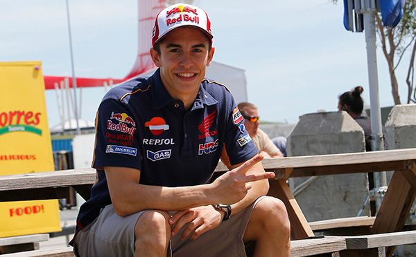 Marc Márquez saludando