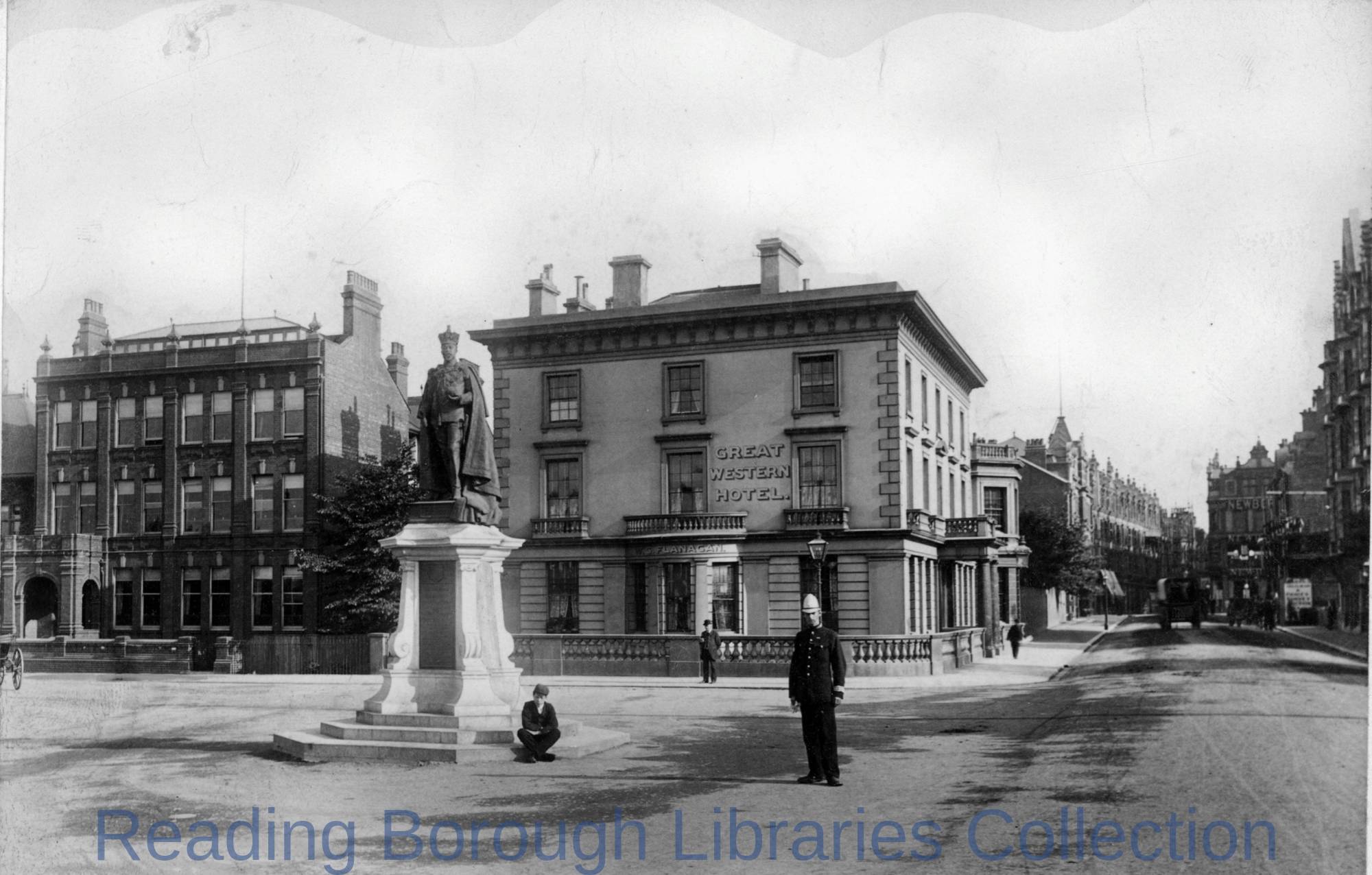 Station Square, Reading, looking southwards along Station Road, c1905 Station Square, Reading, looking southwards along Station Road, c1905