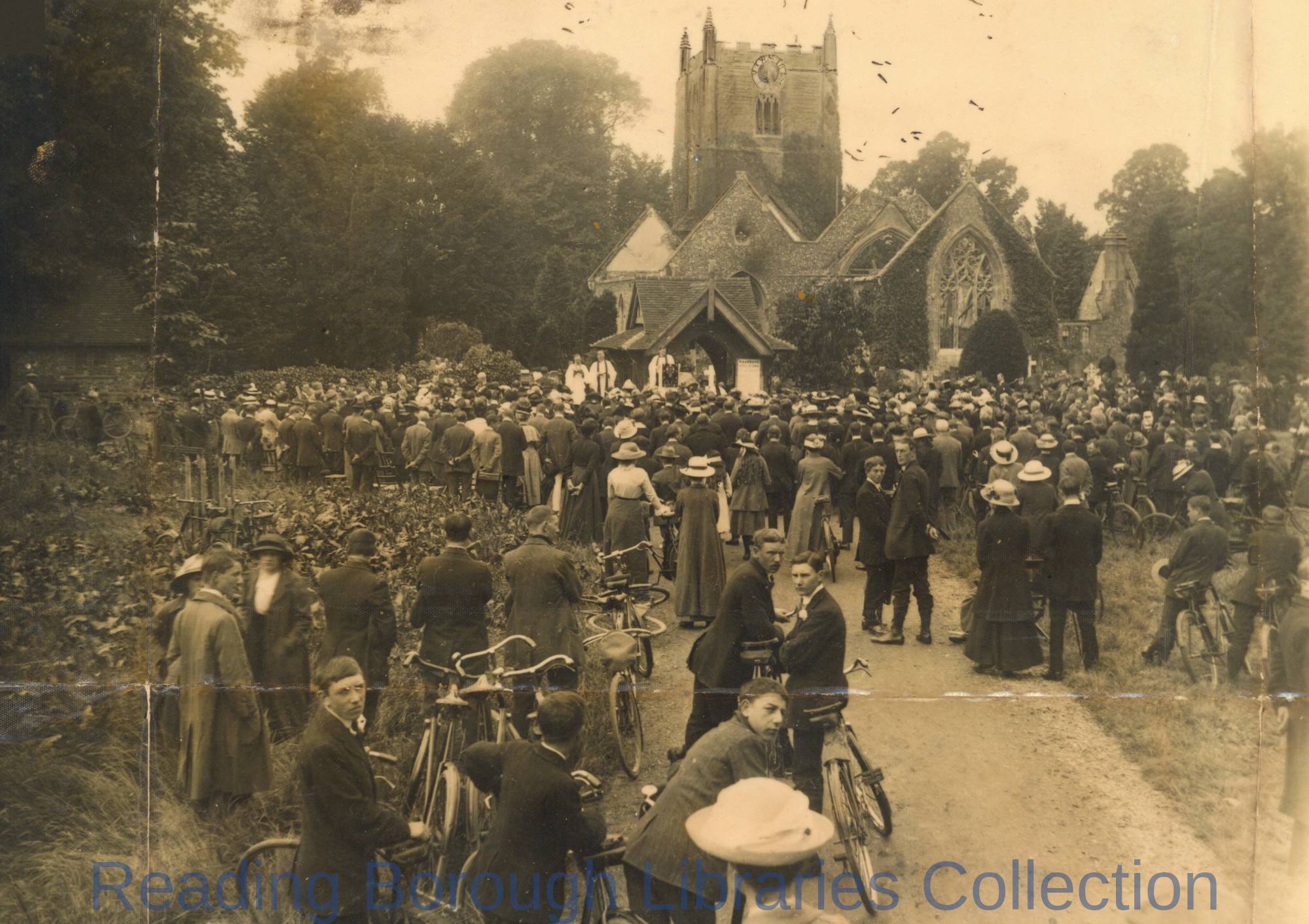 St. Mary's Church, Wargrave. The open-air service, 7 June 1914. St. Mary's Church, Wargrave. The open-air service, 7 June 1914.