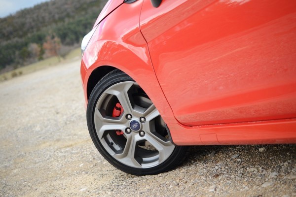 content_ford-fiesta-st-alloy.jpg