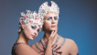 Synchronized Trapeze: Youthful and free, the acrobatic duo performs spins and breathtaking manoeuvres in perfect sync. On the trapeze, these two artists become one; together they defy gravity and create a remarkable harmony