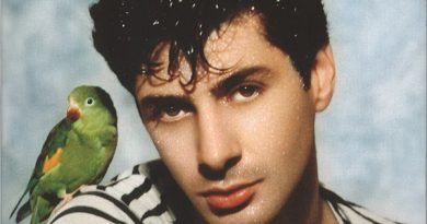 Porque nunca es tarde: Etienne Daho el clásico moderno del pop francés. Por Rafael Gómez de Marcos Porque nunca es tarde: Etienne Daho el clásico moderno del pop francés. Por Rafael Gómez de Marcos