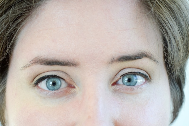 ClioMakeUp-tightline-matita-nera-rima-interna-superiore-eyeliner-star-10