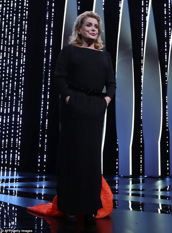 ClioMakeUp-Cannes-2016-red-carpet-beauty-look-primi-giorni-star-vip-catrine-deneuve-1