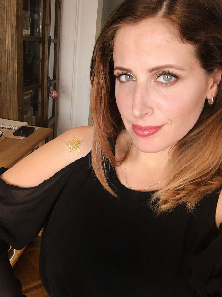 ClioMakeUp-spalle-scoperte-illuminante-tatuaggio