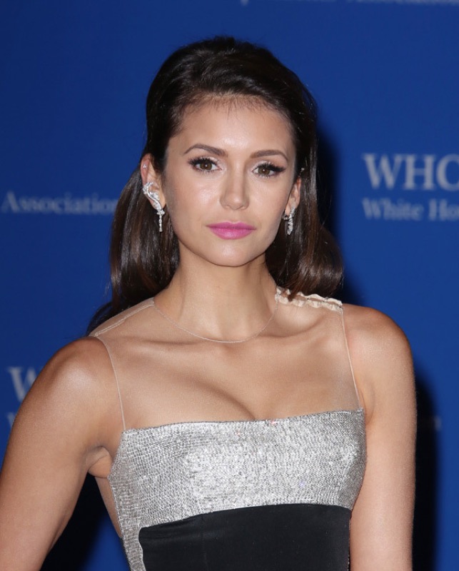 ClioMakeUp-whcd-red-carpet-make-up-trucchi-red-carpet-star-nina-dobrev