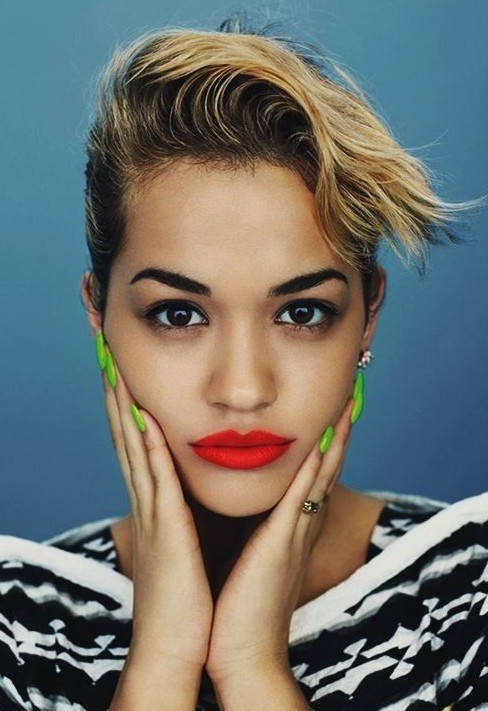 cliomakeup-tendenze-capelli-20-onda-rita-ora