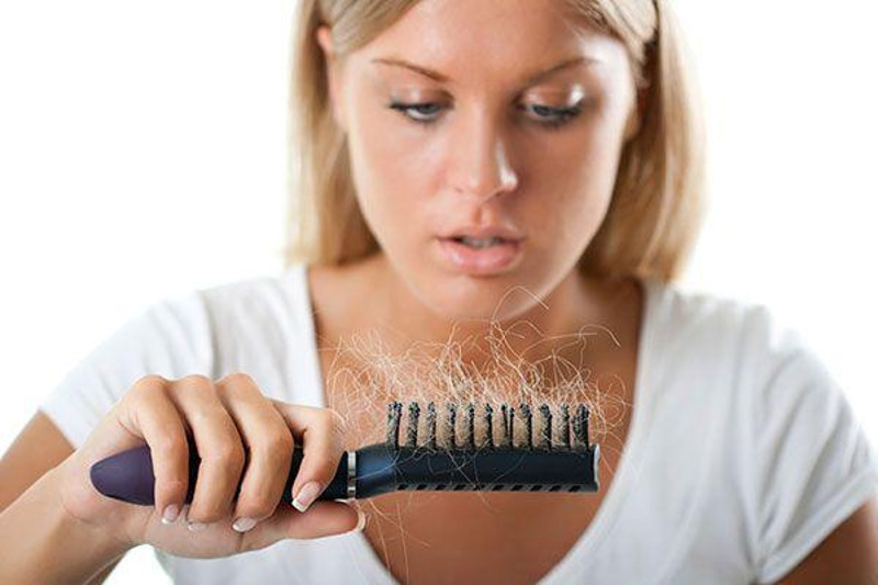 ClioMakeUp-Capelli-che-Cadono-Rimedi_14