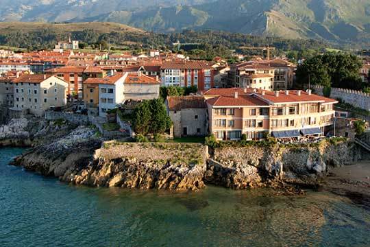 Llanes