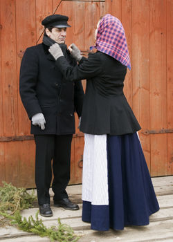 Man i julmarknadskläder Man i julmarknadskläder