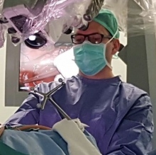 Emilio González Martínez, Neurocirujano León