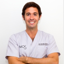 Eduardo Gonzalez Cardero, Cirujano oral y maxilofacial Sevilla