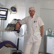 Zafer Küreğibüyük, Diş Hekimi Nilüfer
