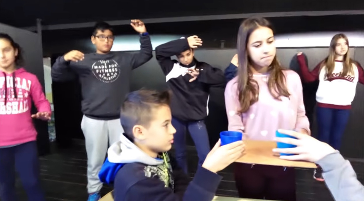 Un dels moments del vídeo de l'escola Joan Sanpera