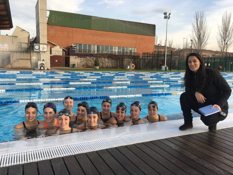 Les membres de l'equip estatal, amb la segona entrenadora, Anna Vives
