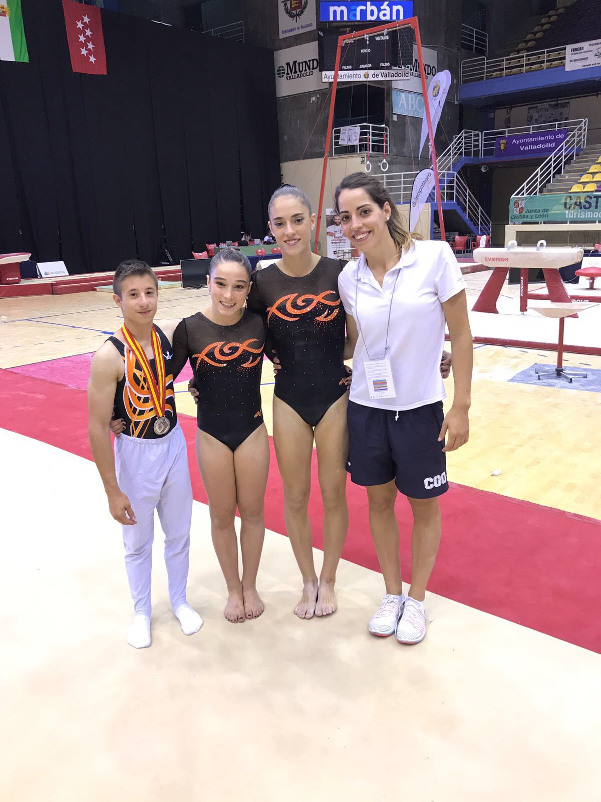 Daniel Mendieta, Clàudia Salat, Paula Norberto i Cristina Saus (entrenadora)