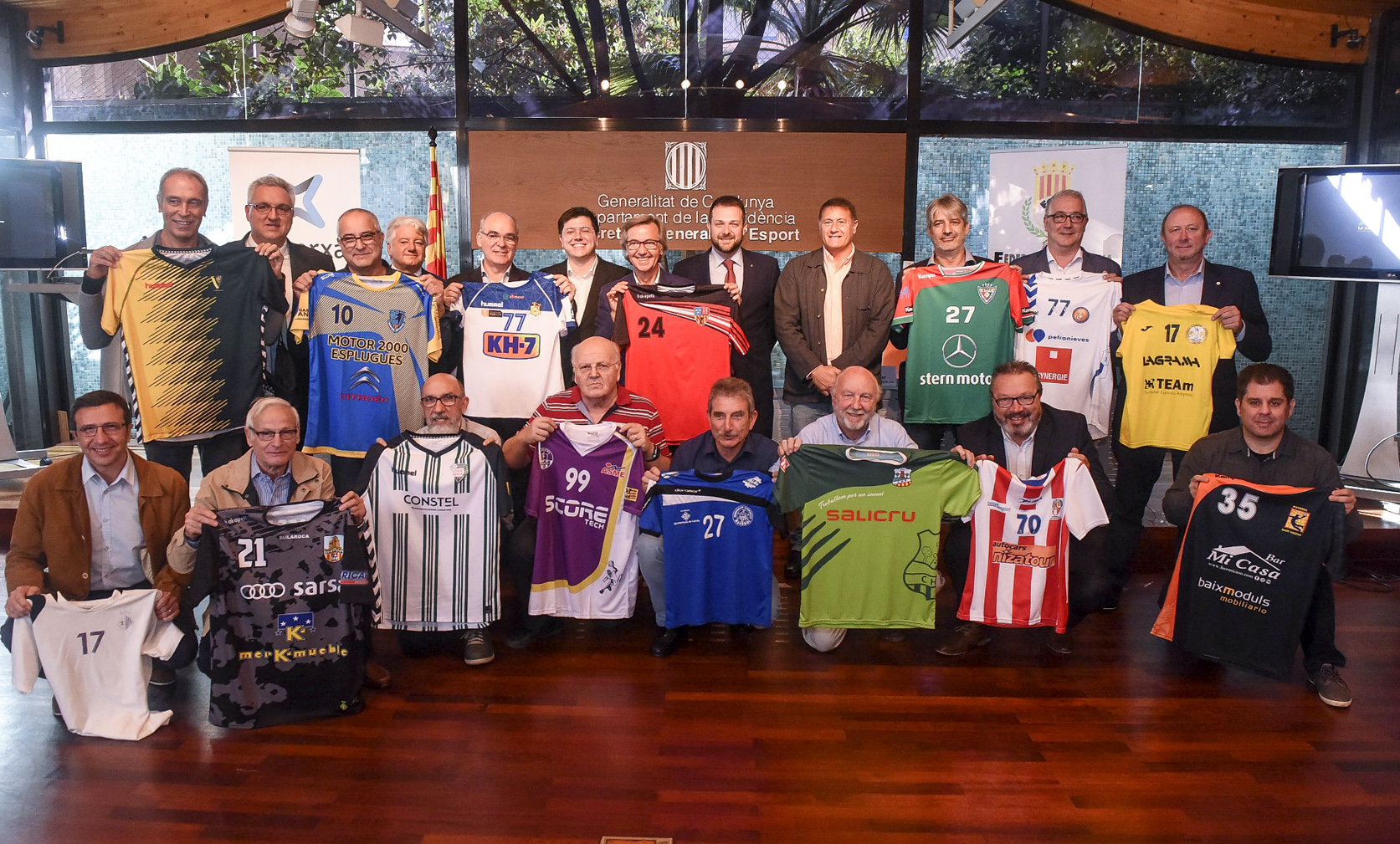 Els presidents i representants dels clubs catalans, aquest dilluns a la seu de la Secretaria General de l'Esport