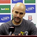 L'entrenador Josep Guardiola, amb el llaç groc en solidaritat amb els presos polítics