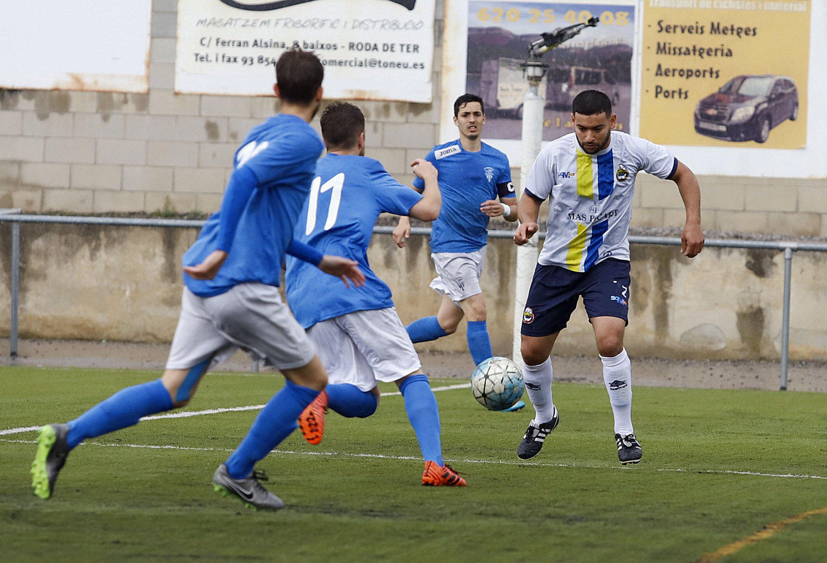 Una jugada del partit d'anada