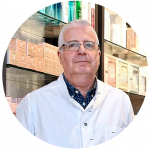Esteve Banús, a la Farmàcia Parera
