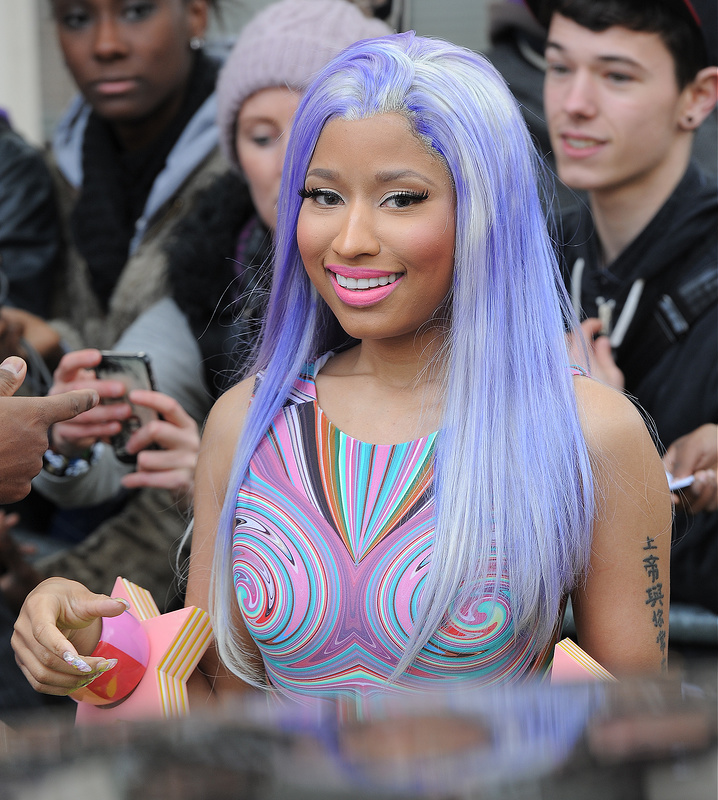 Nicki Minaj with a GIANT lollipop Entertainment.ie