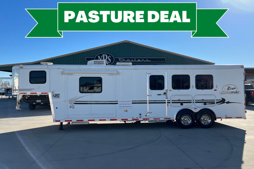 2005 Bison 3 Horse Gooseneck Trailer with 10' Living Quarters HorseClicks
