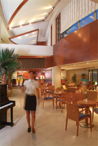 Fontana Lobby Bar