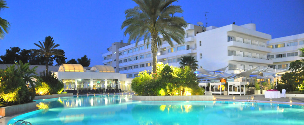 Hilton Park Hotel Nicosia Swimming Pool