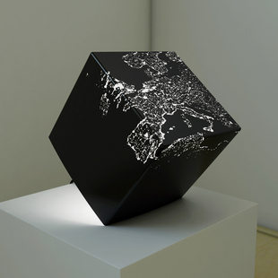 Lee_pic1_cube_frontdet