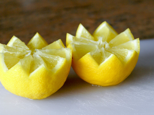 Historier un citron - découper un citron en dents de loup - Recette par