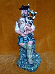 royal doulton - the piper
