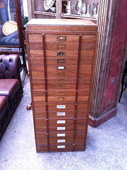 Antique Collectors Cabine in M