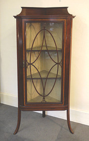 Mahogany corner display cabine