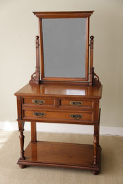 Scottish Edwardian Walnut Dres