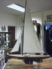 Model pond yacht