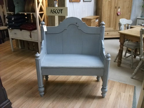 SOLID WOOD FURNITURE | DISTRESSED FURNITURE | CUSTOM FURNITURE WORLD