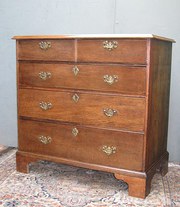 18th CentOak Chest of Drawers