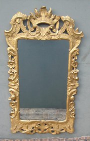 Mid 18thC giltwood Mirror c175