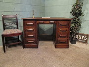 Antique Victorian Oak Pedastal