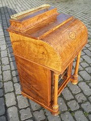 Antique burr walnut inlaid dav