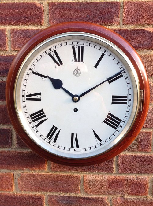 Fusee wall clock