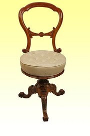 Quality Victorian Walnut Antiq