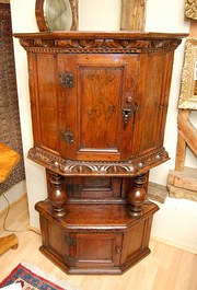 Rare  Unusual 17thC Pine  Waln