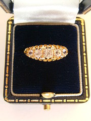 English 18CT Gold 5 Stone Diam