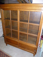 ANTIQUE OAK SHOP DISPLAY CABIN